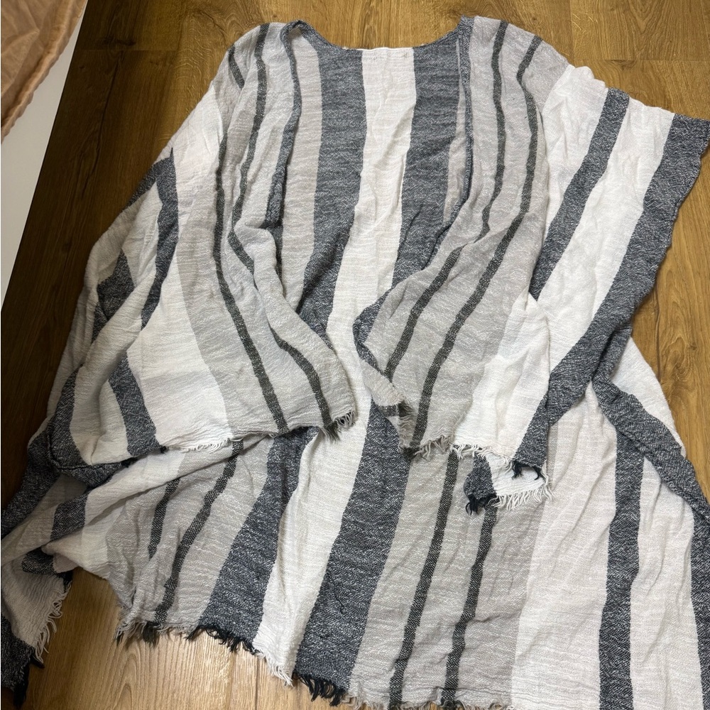 Black and white striped flowly cardigan size medium #cardigan #oversizedcoverup